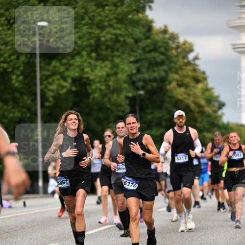 29.06.2025 - hella hamburg halbmarathon Dr. Thomas Lammeyer http://msf.ph/oto/8483776 29.06.2025 10:20:46 Kennedybrücke 1117, 1240, 1602, 1825, 2347, 2912, 3023, 3030, 3088, 3134, 3156, 3450, 3484, 3687, 5036, 5037, 6024, 6742, 7257, 7358, 7360, 7376, 7792, 7924, 7928, 8263, 8317, 8619, 8707, 8847, 8857, 9091, 9208, 9332, 9492, 9664, 9675, 9676, 9891, 10076, 10165, 10314, 10317, 10320, 10391, 10575, 10926, 11236, 11335, 11410, 11428 meine-sportfotos.de