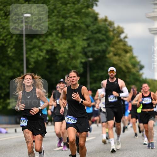 29.06.2025 - hella hamburg halbmarathon Dr. Thomas Lammeyer http://msf.ph/oto/8483843 29.06.2025 10:20:47 Kennedybrücke 1117, 1240, 1602, 1825, 2347, 2912, 3023, 3030, 3088, 3134, 3156, 3450, 3484, 3687, 5036, 5037, 6024, 6742, 7257, 7358, 7360, 7376, 7792, 7924, 7928, 8263, 8317, 8619, 8847, 8857, 9091, 9208, 9332, 9492, 9664, 9675, 9676, 9891, 10076, 10165, 10314, 10317, 10320, 10391, 10575, 10926, 11236, 11335, 11410, 11428 meine-sportfotos.de