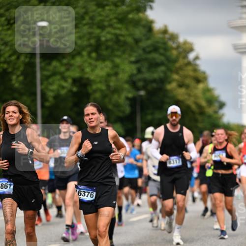 29.06.2025 - hella hamburg halbmarathon Dr. Thomas Lammeyer http://msf.ph/oto/8483920 29.06.2025 10:20:47 Kennedybrücke 1117, 1240, 1602, 1825, 2347, 2912, 3023, 3030, 3088, 3134, 3156, 3450, 3484, 3687, 5036, 5037, 6024, 6742, 7257, 7358, 7360, 7376, 7792, 7924, 7928, 8263, 8317, 8619, 8847, 8857, 9091, 9208, 9332, 9492, 9664, 9675, 9676, 9891, 10076, 10165, 10314, 10317, 10320, 10391, 10575, 10926, 11236, 11335, 11410, 11428 meine-sportfotos.de