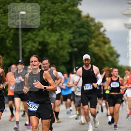 29.06.2025 - hella hamburg halbmarathon Dr. Thomas Lammeyer http://msf.ph/oto/8483945 29.06.2025 10:20:48 Kennedybrücke 1117, 1240, 1602, 1825, 2347, 2912, 3023, 3030, 3088, 3134, 3450, 3687, 5036, 5037, 6024, 6742, 6948, 7257, 7358, 7360, 7376, 7792, 7924, 7928, 8263, 8317, 8513, 8619, 8847, 8857, 9091, 9208, 9332, 9492, 9664, 9675, 9676, 9891, 10076, 10165, 10314, 10317, 10320, 10391, 10575, 10926, 11236, 11335, 11410, 11428 meine-sportfotos.de