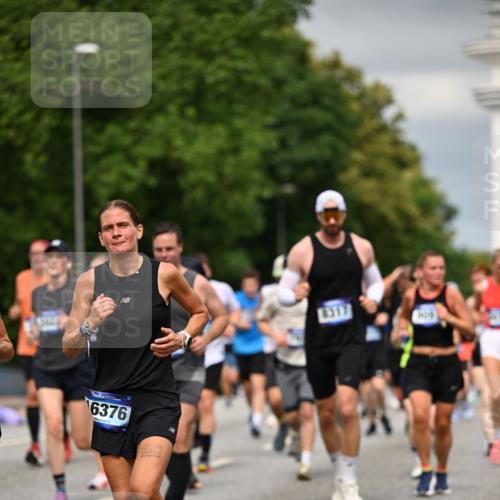 29.06.2025 - hella hamburg halbmarathon Dr. Thomas Lammeyer http://msf.ph/oto/8483958 29.06.2025 10:20:48 Kennedybrücke 1117, 1240, 1602, 1825, 2347, 2912, 3023, 3030, 3088, 3134, 3450, 3687, 5036, 5037, 6024, 6742, 6948, 7257, 7358, 7360, 7376, 7792, 7924, 7928, 8263, 8317, 8513, 8619, 8847, 8857, 9091, 9208, 9332, 9492, 9664, 9675, 9676, 9891, 10076, 10165, 10314, 10317, 10320, 10391, 10575, 10926, 11236, 11335, 11410, 11428 meine-sportfotos.de