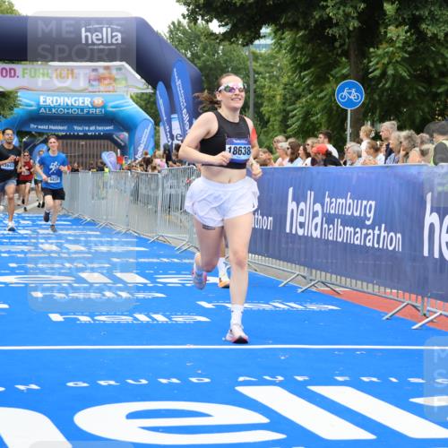 29.06.2025 - hella hamburg halbmarathon Strokosch-Dieckow http://msf.ph/oto/8483993 29.06.2025 10:45:27 Ziel 1697, 2138, 2367, 2415, 2470, 3186, 5623, 6831, 8374, 8668, 11469, 12277, 12643, 14062, 14703, 16725, 17499, 18407, 18638 meine-sportfotos.de