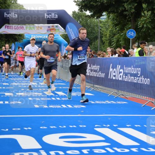 29.06.2025 - hella hamburg halbmarathon Strokosch-Dieckow http://msf.ph/oto/8484090 29.06.2025 10:45:12 Ziel 2188, 2270, 4997, 5706, 6054, 6375, 6575, 6819, 7087, 9105, 9302, 10064, 10313, 12783, 15365, 15563, 15636, 15651, 15741, 15760, 16513, 16685, 16689, 17120, 17960, 18346, 18718 meine-sportfotos.de