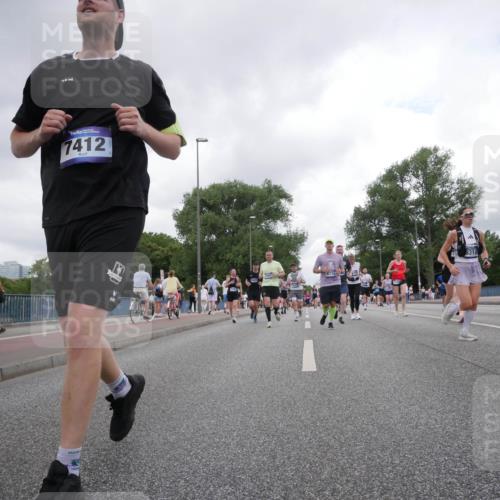 29.06.2025 - hella hamburg halbmarathon Luisa Fischer http://msf.ph/oto/8484180 29.06.2025 10:51:30 Kennedybrücke 7412, 8774, 8310, 11, 3948, 1246, 1639, 1645, 2148, 2627, 2704, 3504, 3933, 4856, 5886, 7412, 7970, 8310, 8948, 9696 meine-sportfotos.de