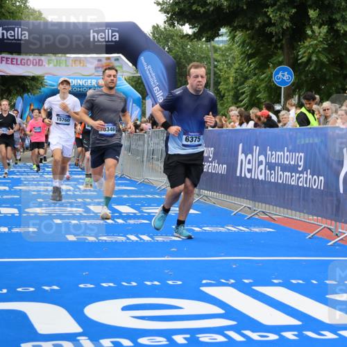 29.06.2025 - hella hamburg halbmarathon Strokosch-Dieckow http://msf.ph/oto/8484196 29.06.2025 10:45:12 Ziel 2188, 2270, 4997, 5706, 6054, 6375, 6575, 6819, 7087, 9105, 9302, 10064, 10313, 12783, 15365, 15563, 15636, 15651, 15741, 15760, 16513, 16685, 16689, 17120, 17960, 18346, 18718 meine-sportfotos.de