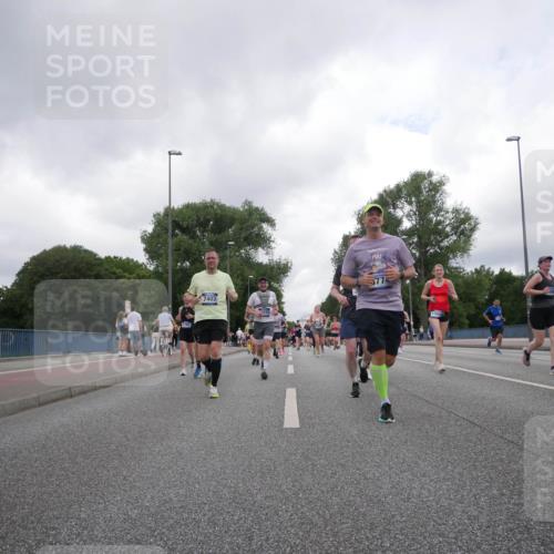 29.06.2025 - hella hamburg halbmarathon Luisa Fischer http://msf.ph/oto/8484236 29.06.2025 10:51:32 Kennedybrücke 2790, 7403, 18001, 1246, 1639, 1645, 2627, 2704, 3504, 3933, 4856, 5886, 7412, 7427, 7970, 8077, 8310, 8948, 9696 meine-sportfotos.de