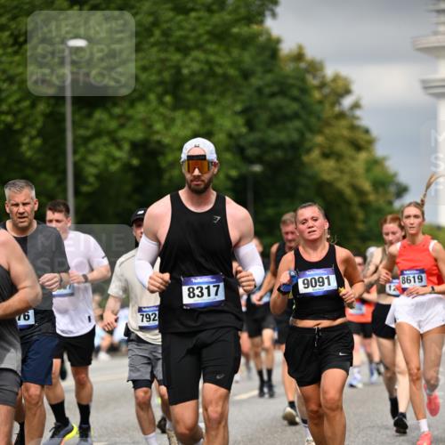 29.06.2025 - hella hamburg halbmarathon Dr. Thomas Lammeyer http://msf.ph/oto/8484444 29.06.2025 10:20:50 Kennedybrücke 1117, 1240, 1602, 1825, 2347, 2912, 3023, 3030, 3088, 3134, 3450, 3622, 3687, 5036, 5037, 6948, 7257, 7358, 7360, 7376, 7924, 7928, 8263, 8317, 8513, 8619, 8857, 9091, 9208, 9332, 9492, 9664, 9675, 9676, 9891, 10076, 10165, 10314, 10317, 10320, 10391, 10575, 10926, 11335, 11410, 11428 meine-sportfotos.de