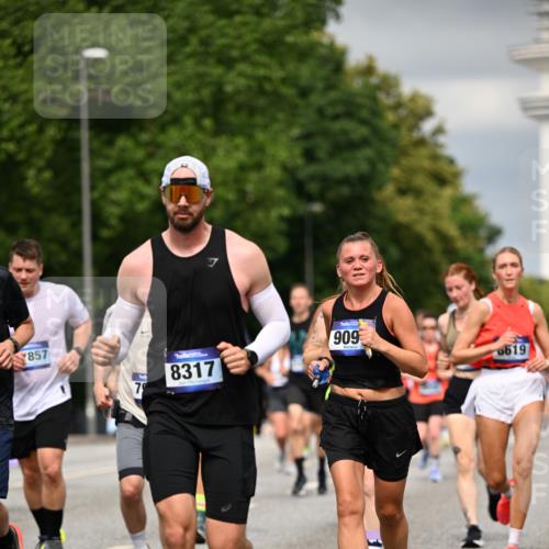 29.06.2025 - hella hamburg halbmarathon Dr. Thomas Lammeyer http://msf.ph/oto/8484470 29.06.2025 10:20:50 Kennedybrücke 1117, 1240, 1602, 1825, 2347, 2912, 3023, 3030, 3088, 3134, 3450, 3622, 3687, 5036, 5037, 6948, 7257, 7358, 7360, 7376, 7924, 7928, 8263, 8317, 8513, 8619, 8857, 9091, 9208, 9332, 9492, 9664, 9675, 9676, 9891, 10076, 10165, 10314, 10317, 10320, 10391, 10575, 10926, 11335, 11410, 11428 meine-sportfotos.de