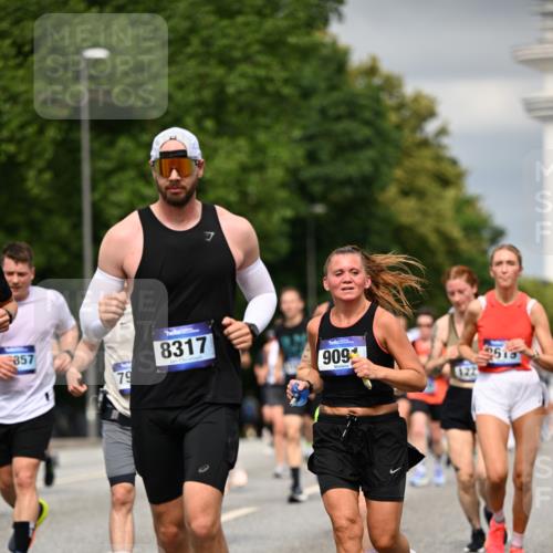 29.06.2025 - hella hamburg halbmarathon Dr. Thomas Lammeyer http://msf.ph/oto/8484478 29.06.2025 10:20:50 Kennedybrücke 1117, 1240, 1602, 1825, 2347, 2912, 3023, 3030, 3088, 3134, 3450, 3622, 3687, 5036, 5037, 6948, 7257, 7358, 7360, 7376, 7924, 7928, 8263, 8317, 8513, 8619, 8857, 9091, 9208, 9332, 9492, 9664, 9675, 9676, 9891, 10076, 10165, 10314, 10317, 10320, 10391, 10575, 10926, 11335, 11410, 11428 meine-sportfotos.de
