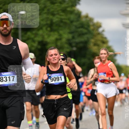 29.06.2025 - hella hamburg halbmarathon Dr. Thomas Lammeyer http://msf.ph/oto/8484540 29.06.2025 10:20:51 Kennedybrücke 1117, 1240, 1602, 1825, 2347, 2912, 3023, 3088, 3450, 3622, 3687, 5036, 5037, 6488, 6948, 7257, 7358, 7360, 7376, 7924, 7928, 8263, 8317, 8513, 8619, 8857, 9091, 9208, 9332, 9492, 9664, 9675, 9676, 9891, 10076, 10165, 10314, 10317, 10320, 10391, 10575, 10926, 11335, 11410, 11428 meine-sportfotos.de