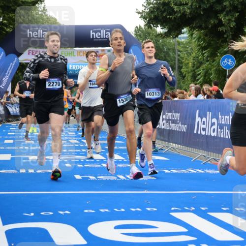 29.06.2025 - hella hamburg halbmarathon Strokosch-Dieckow http://msf.ph/oto/8484605 29.06.2025 10:45:07 Ziel 1171, 2270, 3917, 4997, 6054, 6266, 6375, 6575, 6819, 7087, 7709, 7843, 9302, 9710, 10313, 10741, 11688, 12783, 13919, 15334, 15365, 15636, 15651, 15760, 16513, 16685, 16689, 17120, 17381, 17960, 18346, 18718 meine-sportfotos.de