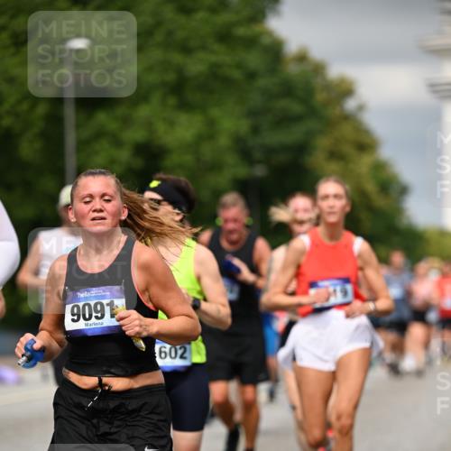 29.06.2025 - hella hamburg halbmarathon Dr. Thomas Lammeyer http://msf.ph/oto/8484606 29.06.2025 10:20:52 Kennedybrücke 1117, 1240, 1602, 1825, 2347, 2912, 3023, 3088, 3450, 3622, 3687, 5036, 5037, 6488, 6948, 7257, 7358, 7360, 7376, 7924, 7928, 8263, 8317, 8513, 8619, 8857, 9091, 9208, 9332, 9492, 9664, 9675, 9676, 9891, 10076, 10165, 10314, 10317, 10320, 10391, 10926, 11335, 11410, 11428 meine-sportfotos.de