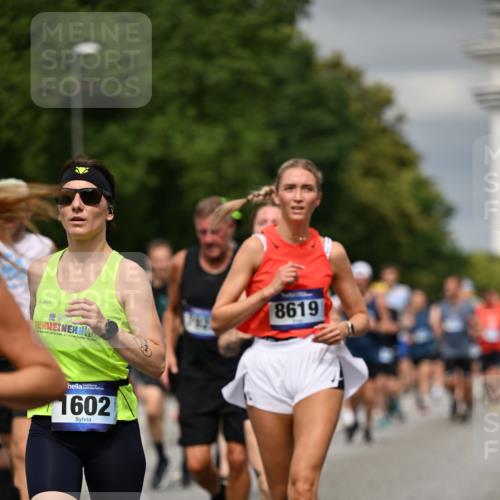 29.06.2025 - hella hamburg halbmarathon Dr. Thomas Lammeyer http://msf.ph/oto/8484683 29.06.2025 10:20:52 Kennedybrücke 1117, 1240, 1602, 1825, 2347, 2912, 3023, 3088, 3450, 3622, 3687, 5036, 5037, 6488, 6948, 7257, 7358, 7360, 7376, 7924, 7928, 8263, 8317, 8513, 8619, 8857, 9091, 9208, 9332, 9492, 9664, 9675, 9676, 9891, 10076, 10165, 10314, 10317, 10320, 10391, 10926, 11335, 11410, 11428 meine-sportfotos.de