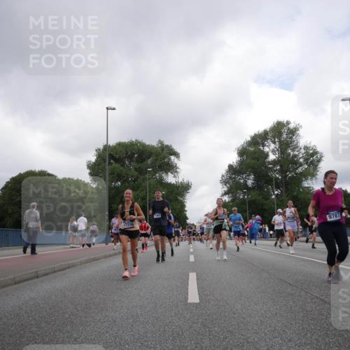29.06.2025 - hella hamburg halbmarathon Luisa Fischer http://msf.ph/oto/8484749 29.06.2025 10:51:44 Kennedybrücke 17216, 169741, 9787, 1463, 3049, 3077, 5714, 5952, 6950, 7427, 8077, 9775, 9787, 10366 meine-sportfotos.de
