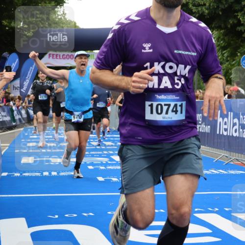 29.06.2025 - hella hamburg halbmarathon Strokosch-Dieckow http://msf.ph/oto/8484750 29.06.2025 10:45:05 Ziel 1171, 2270, 3917, 4997, 6266, 6375, 6575, 6819, 7087, 7709, 7843, 9302, 9710, 10313, 10741, 11688, 13919, 15334, 15365, 15651, 16058, 16685, 16689, 17120, 17381, 17544, 17960, 18346, 18718 meine-sportfotos.de