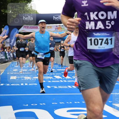 29.06.2025 - hella hamburg halbmarathon Strokosch-Dieckow http://msf.ph/oto/8484845 29.06.2025 10:45:05 Ziel 1171, 2270, 3917, 4997, 6266, 6375, 6575, 6819, 7087, 7709, 7843, 9302, 9710, 10313, 10741, 11688, 13919, 15334, 15365, 15651, 16058, 16685, 16689, 17120, 17381, 17544, 17960, 18346, 18718 meine-sportfotos.de