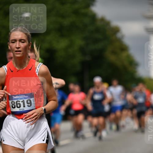 29.06.2025 - hella hamburg halbmarathon Dr. Thomas Lammeyer http://msf.ph/oto/8484885 29.06.2025 10:20:54 Kennedybrücke 1117, 1240, 1602, 1825, 2347, 3023, 3088, 3450, 3622, 5036, 5037, 6488, 6941, 6948, 7257, 7345, 7358, 7360, 7376, 7924, 7928, 8317, 8513, 8619, 8857, 9091, 9208, 9332, 9492, 9664, 9675, 9676, 9891, 10076, 10165, 10314, 10317, 10320, 10391, 10926, 11335, 11410 meine-sportfotos.de