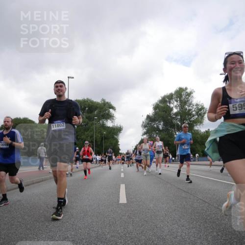 29.06.2025 - hella hamburg halbmarathon Luisa Fischer http://msf.ph/oto/8484902 29.06.2025 10:51:47 Kennedybrücke 10059, 11802, 9775, 5952, 16701, 1463, 1720, 3077, 3215, 5714, 5952, 6950, 9775, 9787, 10366 meine-sportfotos.de