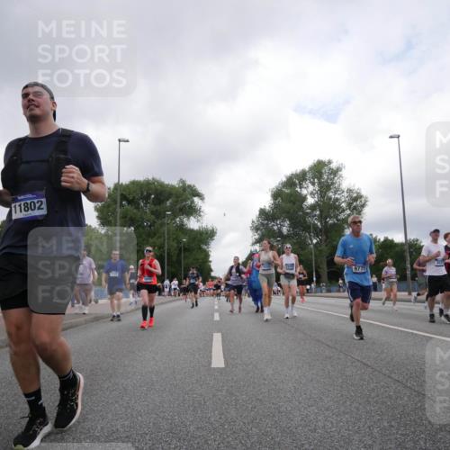 29.06.2025 - hella hamburg halbmarathon Luisa Fischer http://msf.ph/oto/8484921 29.06.2025 10:51:47 Kennedybrücke 11802, 18262, 9775, 1720, 3077, 1463, 1720, 3077, 3215, 5714, 5952, 6950, 9775, 9787, 10366 meine-sportfotos.de