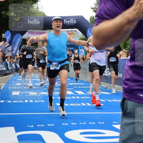 29.06.2025 - hella hamburg halbmarathon Strokosch-Dieckow http://msf.ph/oto/8484956 29.06.2025 10:45:05 Ziel 1171, 2270, 3917, 4997, 6266, 6375, 6575, 6819, 7087, 7709, 7843, 9302, 9710, 10313, 10741, 11688, 13919, 15334, 15365, 15651, 16058, 16685, 16689, 17120, 17381, 17544, 17960, 18346, 18718 meine-sportfotos.de