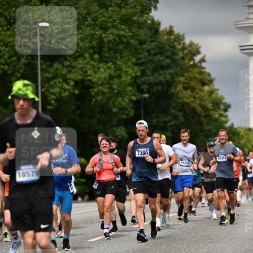 29.06.2025 - hella hamburg halbmarathon Dr. Thomas Lammeyer http://msf.ph/oto/8484980 29.06.2025 10:20:55 Kennedybrücke 1117, 1240, 1602, 1825, 2347, 3023, 3088, 3450, 3622, 5036, 5037, 6328, 6488, 6941, 6948, 7257, 7345, 7358, 7360, 7376, 7924, 7928, 8317, 8513, 8619, 8857, 8983, 9091, 9208, 9332, 9492, 9664, 9675, 9676, 10165, 10314, 10317, 10320, 10391, 10926, 11335, 11410 meine-sportfotos.de