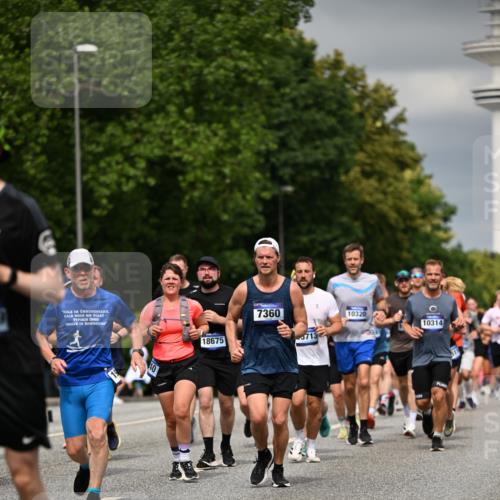 29.06.2025 - hella hamburg halbmarathon Dr. Thomas Lammeyer http://msf.ph/oto/8485036 29.06.2025 10:20:55 Kennedybrücke 1117, 1240, 1602, 1825, 2347, 3023, 3088, 3450, 3622, 5036, 5037, 6328, 6488, 6941, 6948, 7257, 7345, 7358, 7360, 7376, 7924, 7928, 8317, 8513, 8619, 8857, 8983, 9091, 9208, 9332, 9492, 9664, 9675, 9676, 10165, 10314, 10317, 10320, 10391, 10926, 11335, 11410 meine-sportfotos.de