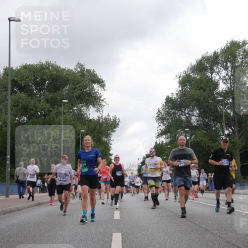 29.06.2025 - hella hamburg halbmarathon Luisa Fischer http://msf.ph/oto/8485082 29.06.2025 10:51:54 Kennedybrücke 2792, 5585, 1756, 15357, 7394, 969, 722, 1174, 1463, 1701, 1720, 3215, 5010, 5714, 7394, 9552, 9691, 10794 meine-sportfotos.de