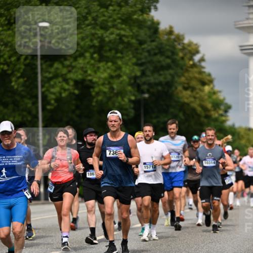 29.06.2025 - hella hamburg halbmarathon Dr. Thomas Lammeyer http://msf.ph/oto/8485125 29.06.2025 10:20:56 Kennedybrücke 1117, 1240, 1602, 1825, 2347, 3023, 3088, 3450, 3622, 5037, 6328, 6488, 6941, 6948, 7257, 7345, 7358, 7360, 7376, 7924, 7928, 8317, 8513, 8619, 8983, 9091, 9208, 9492, 9664, 9675, 9676, 10165, 10314, 10317, 10320, 10377, 10391, 10926, 11335, 11410 meine-sportfotos.de