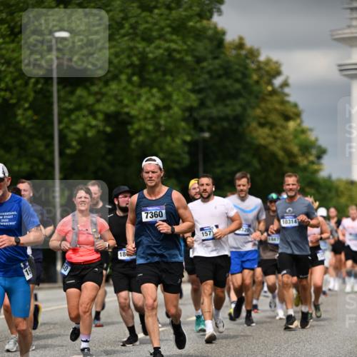 29.06.2025 - hella hamburg halbmarathon Dr. Thomas Lammeyer http://msf.ph/oto/8485145 29.06.2025 10:20:56 Kennedybrücke 1117, 1240, 1602, 1825, 2347, 3023, 3088, 3450, 3622, 5037, 6328, 6488, 6941, 6948, 7257, 7345, 7358, 7360, 7376, 7924, 7928, 8317, 8513, 8619, 8983, 9091, 9208, 9492, 9664, 9675, 9676, 10165, 10314, 10317, 10320, 10377, 10391, 10926, 11335, 11410 meine-sportfotos.de