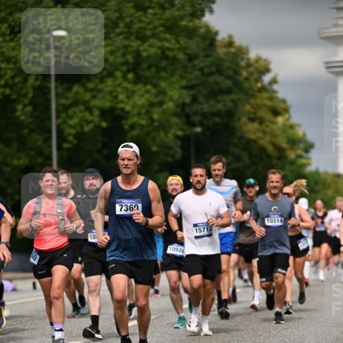 29.06.2025 - hella hamburg halbmarathon Dr. Thomas Lammeyer http://msf.ph/oto/8485190 29.06.2025 10:20:56 Kennedybrücke 1117, 1240, 1602, 1825, 2347, 3023, 3088, 3450, 3622, 5037, 6328, 6488, 6941, 6948, 7257, 7345, 7358, 7360, 7376, 7924, 7928, 8317, 8513, 8619, 8983, 9091, 9208, 9492, 9664, 9675, 9676, 10165, 10314, 10317, 10320, 10377, 10391, 10926, 11335, 11410 meine-sportfotos.de