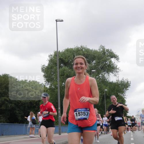 29.06.2025 - hella hamburg halbmarathon Luisa Fischer http://msf.ph/oto/8485213 29.06.2025 10:52:00 Kennedybrücke 2037, 15357, 325, 12192, 1157, 1174, 1175, 1392, 1701, 4327, 5010, 7394, 8719, 9552, 9691, 10794 meine-sportfotos.de
