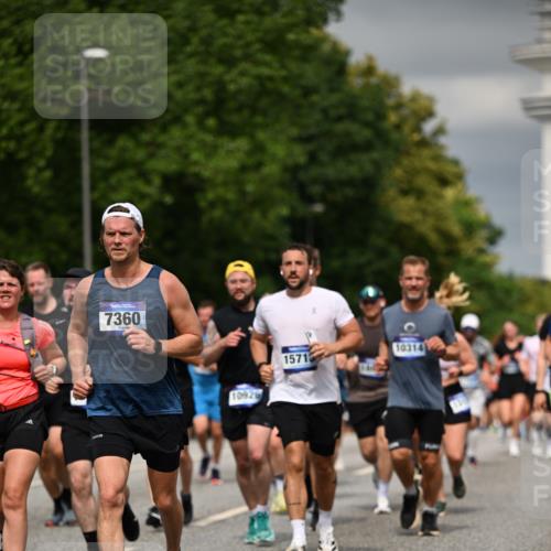 29.06.2025 - hella hamburg halbmarathon Dr. Thomas Lammeyer http://msf.ph/oto/8485230 29.06.2025 10:20:57 Kennedybrücke 1117, 1240, 1403, 1602, 1825, 2347, 3023, 3088, 3450, 3622, 5037, 6328, 6488, 6941, 6948, 7257, 7345, 7360, 7376, 7924, 7928, 8317, 8513, 8619, 8983, 9091, 9208, 9492, 9664, 9675, 9676, 10165, 10314, 10317, 10320, 10377, 10391, 10926, 11335, 11410 meine-sportfotos.de