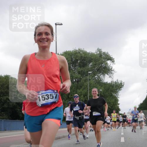 29.06.2025 - hella hamburg halbmarathon Luisa Fischer http://msf.ph/oto/8485231 29.06.2025 10:52:00 Kennedybrücke 15357, 15743, 115, 17325, 1219, 1157, 1157, 1174, 1175, 1392, 1701, 4327, 5010, 7394, 8719, 9552, 9691, 10794 meine-sportfotos.de