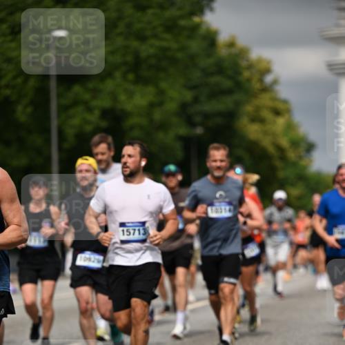 29.06.2025 - hella hamburg halbmarathon Dr. Thomas Lammeyer http://msf.ph/oto/8485310 29.06.2025 10:20:59 Kennedybrücke 1117, 1240, 1403, 1602, 1825, 3023, 3088, 3450, 3622, 5037, 6328, 6488, 6941, 6948, 7257, 7345, 7360, 7376, 7924, 7928, 8317, 8513, 8619, 8983, 9091, 9208, 9664, 9675, 9676, 10165, 10314, 10317, 10320, 10377, 10391, 10735, 10926, 11335, 11410 meine-sportfotos.de