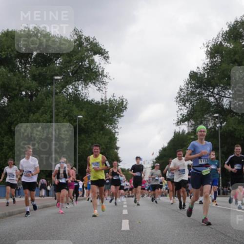 29.06.2025 - hella hamburg halbmarathon Luisa Fischer http://msf.ph/oto/8485315 29.06.2025 10:52:03 Kennedybrücke 1732, 7062, 16965, 1157, 11000, 1157, 1174, 1175, 1392, 1701, 2067, 4327, 5010, 7394, 8719, 9552, 9691, 10794 meine-sportfotos.de