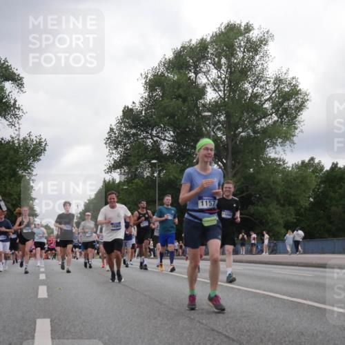 29.06.2025 - hella hamburg halbmarathon Luisa Fischer http://msf.ph/oto/8485348 29.06.2025 10:52:04 Kennedybrücke 7062, 8719, 16965, 18240, 12173, 1157, 11000, 160, 1157, 1174, 1175, 1392, 1701, 2067, 4327, 7394, 8719, 10794 meine-sportfotos.de