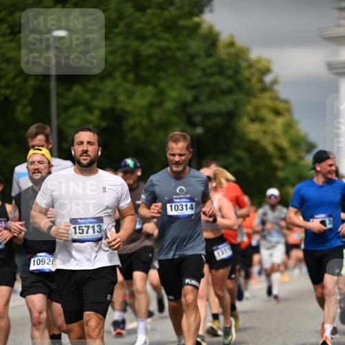 29.06.2025 - hella hamburg halbmarathon Dr. Thomas Lammeyer http://msf.ph/oto/8485381 29.06.2025 10:20:59 Kennedybrücke 1117, 1240, 1403, 1602, 1825, 3023, 3088, 3450, 3622, 5037, 6328, 6488, 6941, 6948, 7257, 7345, 7360, 7376, 7924, 7928, 8317, 8513, 8619, 8983, 9091, 9208, 9664, 9675, 9676, 10165, 10314, 10317, 10320, 10377, 10391, 10735, 10926, 11335, 11410 meine-sportfotos.de
