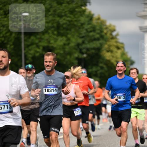 29.06.2025 - hella hamburg halbmarathon Dr. Thomas Lammeyer http://msf.ph/oto/8485419 29.06.2025 10:21:00 Kennedybrücke 1117, 1240, 1403, 1602, 1825, 3023, 3088, 3450, 3622, 5037, 6328, 6488, 6941, 6948, 7114, 7257, 7345, 7360, 7376, 7924, 7928, 8317, 8513, 8619, 8983, 9091, 9208, 9664, 9675, 9676, 10165, 10314, 10317, 10320, 10377, 10391, 10735, 10926, 11335, 11410 meine-sportfotos.de