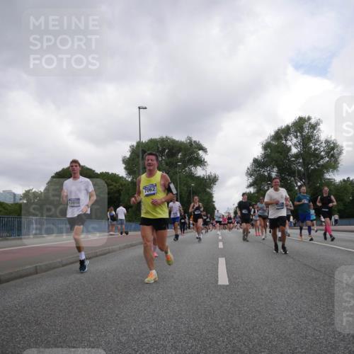 29.06.2025 - hella hamburg halbmarathon Luisa Fischer http://msf.ph/oto/8485420 29.06.2025 10:52:07 Kennedybrücke 12010, 7062, 16965, 1157, 1174, 1175, 1392, 2067, 3486, 4327, 7532, 8719 meine-sportfotos.de