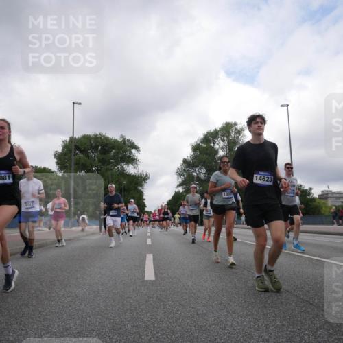 29.06.2025 - hella hamburg halbmarathon Luisa Fischer http://msf.ph/oto/8485535 29.06.2025 10:52:10 Kennedybrücke 10081, 6143, 18253, 18248, 6991, 1350, 14623, 5202, 1142, 1174, 1175, 2067, 3486, 7532, 8719 meine-sportfotos.de