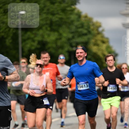29.06.2025 - hella hamburg halbmarathon Dr. Thomas Lammeyer http://msf.ph/oto/8485585 29.06.2025 10:21:01 Kennedybrücke 1117, 1240, 1403, 1602, 1825, 3023, 3088, 3450, 3622, 5037, 5390, 6328, 6488, 6941, 6948, 7114, 7115, 7257, 7345, 7360, 7376, 7924, 7928, 8317, 8513, 8619, 8983, 9091, 9208, 9664, 9675, 9676, 10165, 10314, 10317, 10320, 10377, 10391, 10735, 10926, 11335, 11410 meine-sportfotos.de