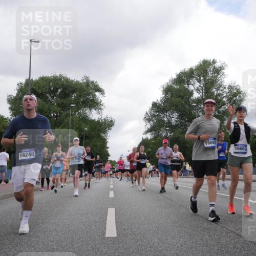 29.06.2025 - hella hamburg halbmarathon Luisa Fischer http://msf.ph/oto/8485597 29.06.2025 10:52:12 Kennedybrücke 18248, 13399, 2909, 3320, 1169, 348, 16693, 13549, 16669, 17, 1142, 1174, 1175, 2067, 3486, 5551, 7532, 9341 meine-sportfotos.de
