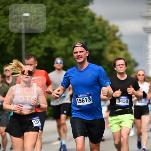 29.06.2025 - hella hamburg halbmarathon Dr. Thomas Lammeyer http://msf.ph/oto/8485628 29.06.2025 10:21:02 Kennedybrücke 1117, 1240, 1403, 1602, 1825, 3023, 3088, 3450, 3622, 5037, 5390, 6126, 6328, 6488, 6522, 6941, 6948, 7114, 7115, 7257, 7345, 7360, 7376, 7924, 7928, 8317, 8513, 8619, 8983, 9091, 9208, 9259, 9664, 9675, 9676, 10165, 10314, 10317, 10320, 10377, 10391, 10592, 10735, 10926, 11335, 11410 meine-sportfotos.de