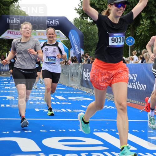 29.06.2025 - hella hamburg halbmarathon Strokosch-Dieckow http://msf.ph/oto/8485692 29.06.2025 10:44:58 Ziel 1171, 1424, 1520, 2098, 2890, 3917, 4425, 4997, 6266, 7709, 7843, 9030, 9710, 9720, 10741, 11688, 12161, 13919, 15334, 15365, 16058, 17381, 17382, 17406, 17544, 18055, 18631 meine-sportfotos.de