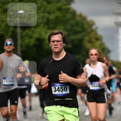 29.06.2025 - hella hamburg halbmarathon Dr. Thomas Lammeyer http://msf.ph/oto/8485750 29.06.2025 10:21:04 Kennedybrücke 1117, 1240, 1403, 1602, 1825, 3088, 3450, 3622, 5037, 5390, 6126, 6128, 6328, 6488, 6522, 6941, 6948, 7114, 7115, 7257, 7345, 7360, 7376, 7924, 7928, 8513, 8619, 8895, 8983, 9208, 9259, 9675, 9676, 10165, 10314, 10317, 10320, 10377, 10391, 10592, 10735, 10926, 11335, 11410 meine-sportfotos.de