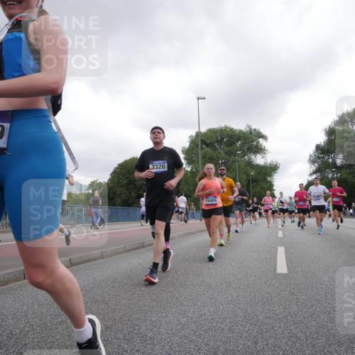 29.06.2025 - hella hamburg halbmarathon Luisa Fischer http://msf.ph/oto/8485775 29.06.2025 10:52:17 Kennedybrücke 13399, 3320, 15489, 1142, 1626, 2475, 3383, 3486, 5551, 7532, 9341, 10204 meine-sportfotos.de