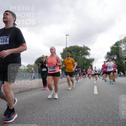 29.06.2025 - hella hamburg halbmarathon Luisa Fischer http://msf.ph/oto/8485803 29.06.2025 10:52:18 Kennedybrücke 3320, 18781, 15489, 4423, 1142, 1626, 2475, 3383, 3486, 5551, 7532, 9341, 10204 meine-sportfotos.de