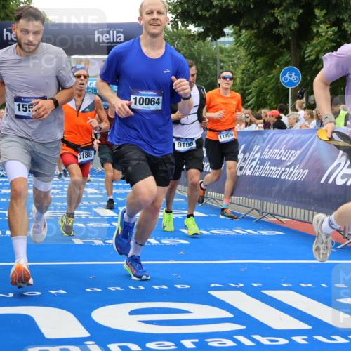 29.06.2025 - hella hamburg halbmarathon Strokosch-Dieckow http://msf.ph/oto/8485824 29.06.2025 10:45:18 Ziel 1697, 2188, 2367, 2470, 3186, 5706, 6054, 6375, 9105, 10064, 11469, 12643, 12783, 14703, 15563, 15636, 15651, 15741, 15760, 16513, 17499, 18407 meine-sportfotos.de