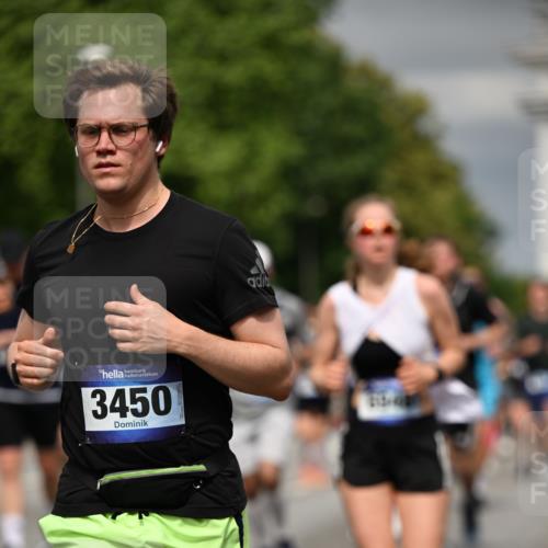 29.06.2025 - hella hamburg halbmarathon Dr. Thomas Lammeyer http://msf.ph/oto/8485841 29.06.2025 10:21:04 Kennedybrücke 1117, 1240, 1403, 1602, 1825, 3088, 3450, 3622, 5037, 5390, 6126, 6128, 6328, 6488, 6522, 6941, 6948, 7114, 7115, 7257, 7345, 7360, 7376, 7924, 7928, 8513, 8619, 8895, 8983, 9208, 9259, 9675, 9676, 10165, 10314, 10317, 10320, 10377, 10391, 10592, 10735, 10926, 11335, 11410 meine-sportfotos.de
