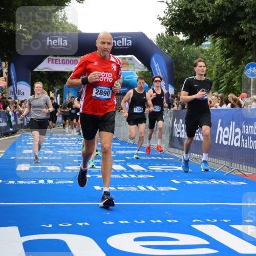 29.06.2025 - hella hamburg halbmarathon Strokosch-Dieckow http://msf.ph/oto/8485867 29.06.2025 10:44:56 Ziel 1171, 1424, 1520, 2098, 2890, 3098, 4425, 6266, 7056, 7167, 7709, 7843, 9030, 9720, 10741, 11688, 12161, 15334, 16058, 17381, 17382, 17406, 17544, 18055, 18631, 19210 meine-sportfotos.de